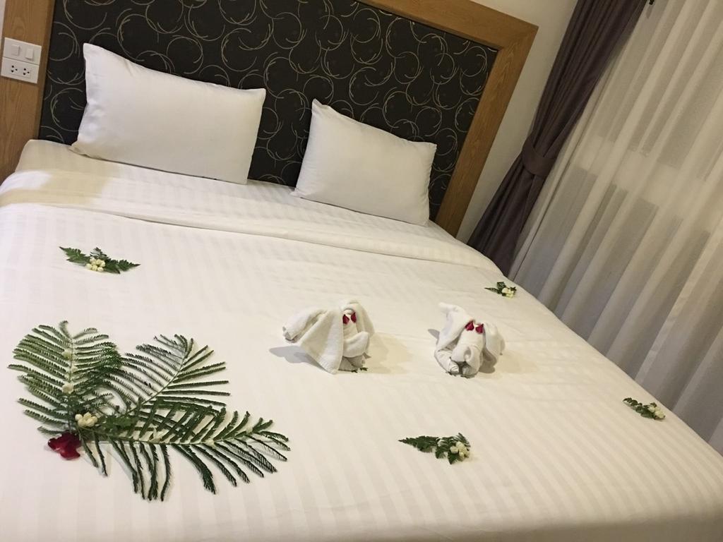 Grand Nai Harn Suites Rawai Eksteriør bilde